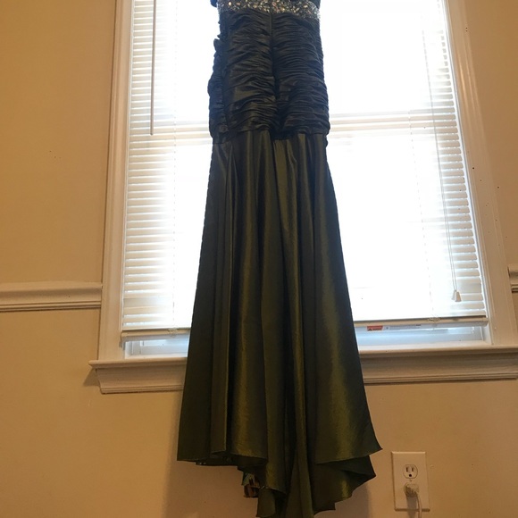 GiGi Olive gown size 2 - Picture 5 of 7